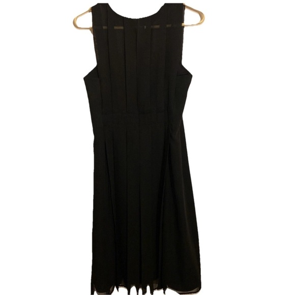 Ann Taylor Black Sleeveless Pleated Dress Lined Little Black Dress - Picture 6 of 10